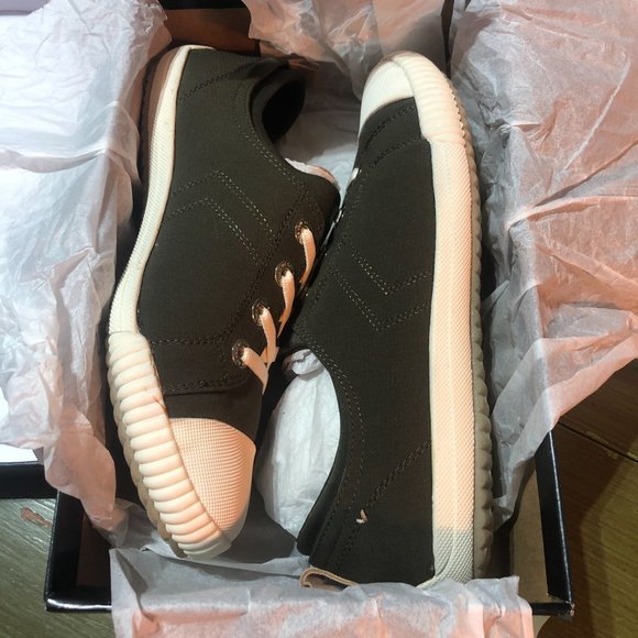 DR. SCHOLL'S - Olive Jam Session Sneaker - Picture 7 of 8